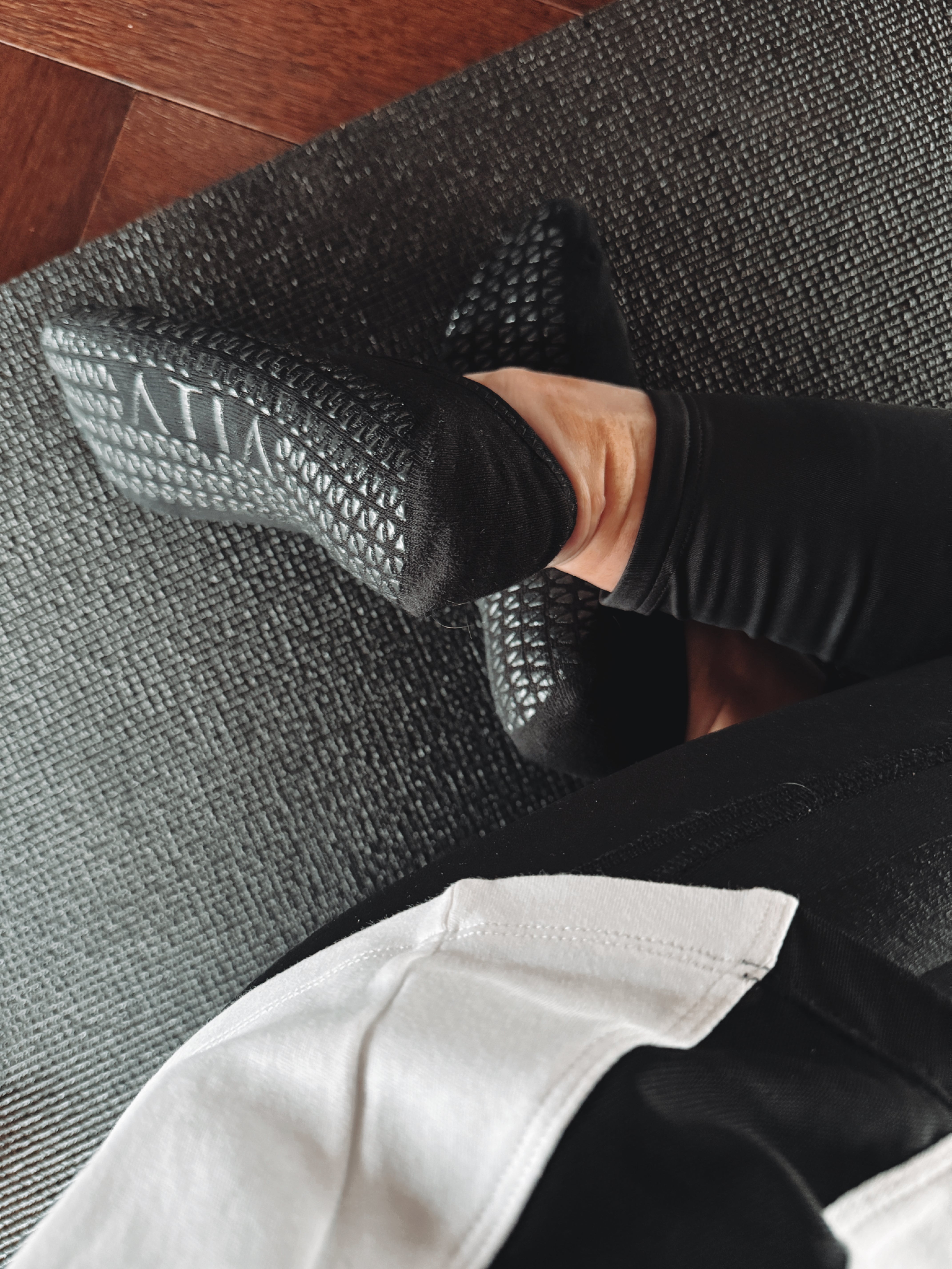 POINTE BALLERINA GRIP SOCKS - BLACK
