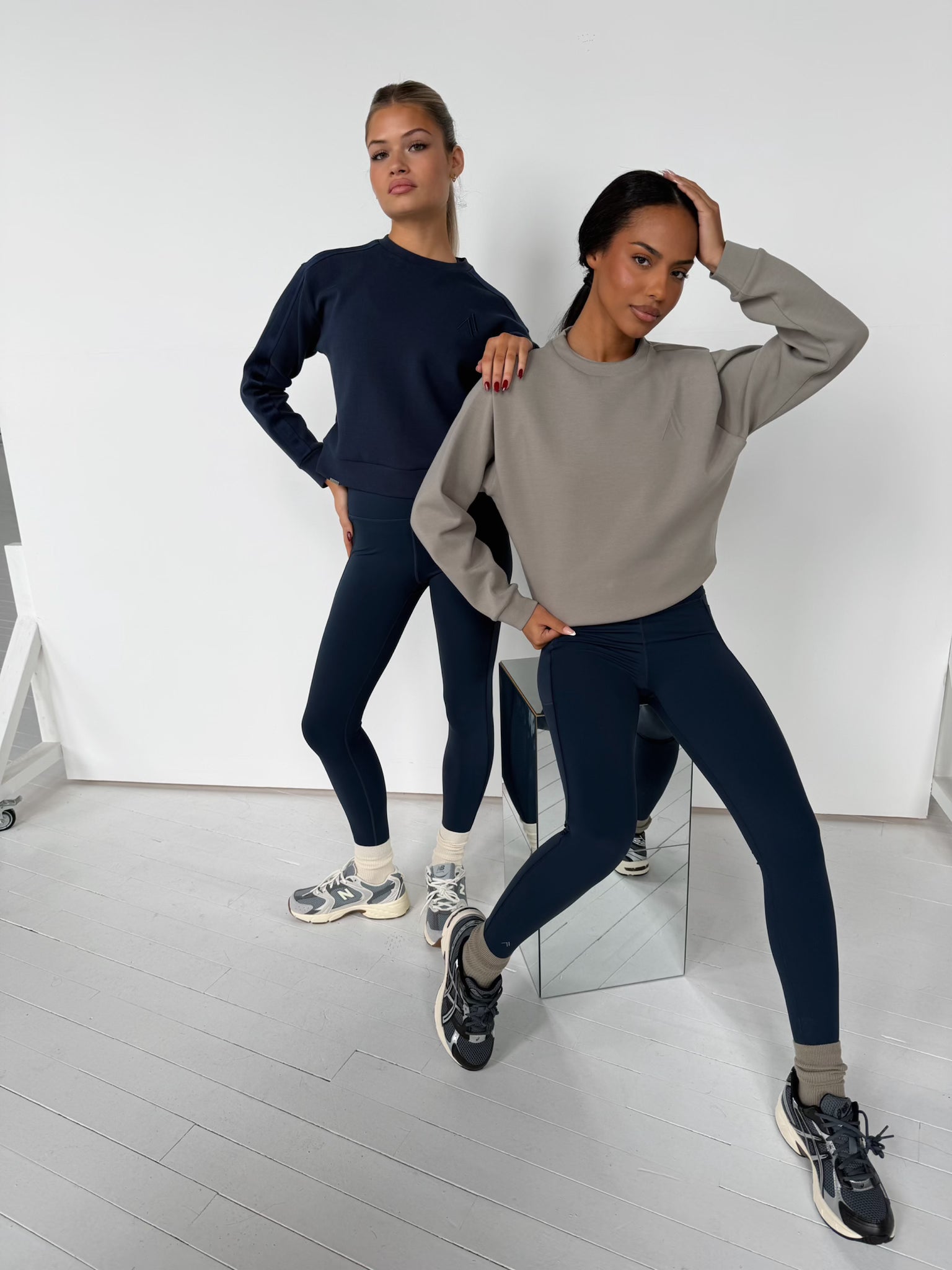 ALIGN PINTUCK SWEATSHIRT - ELEPHANT