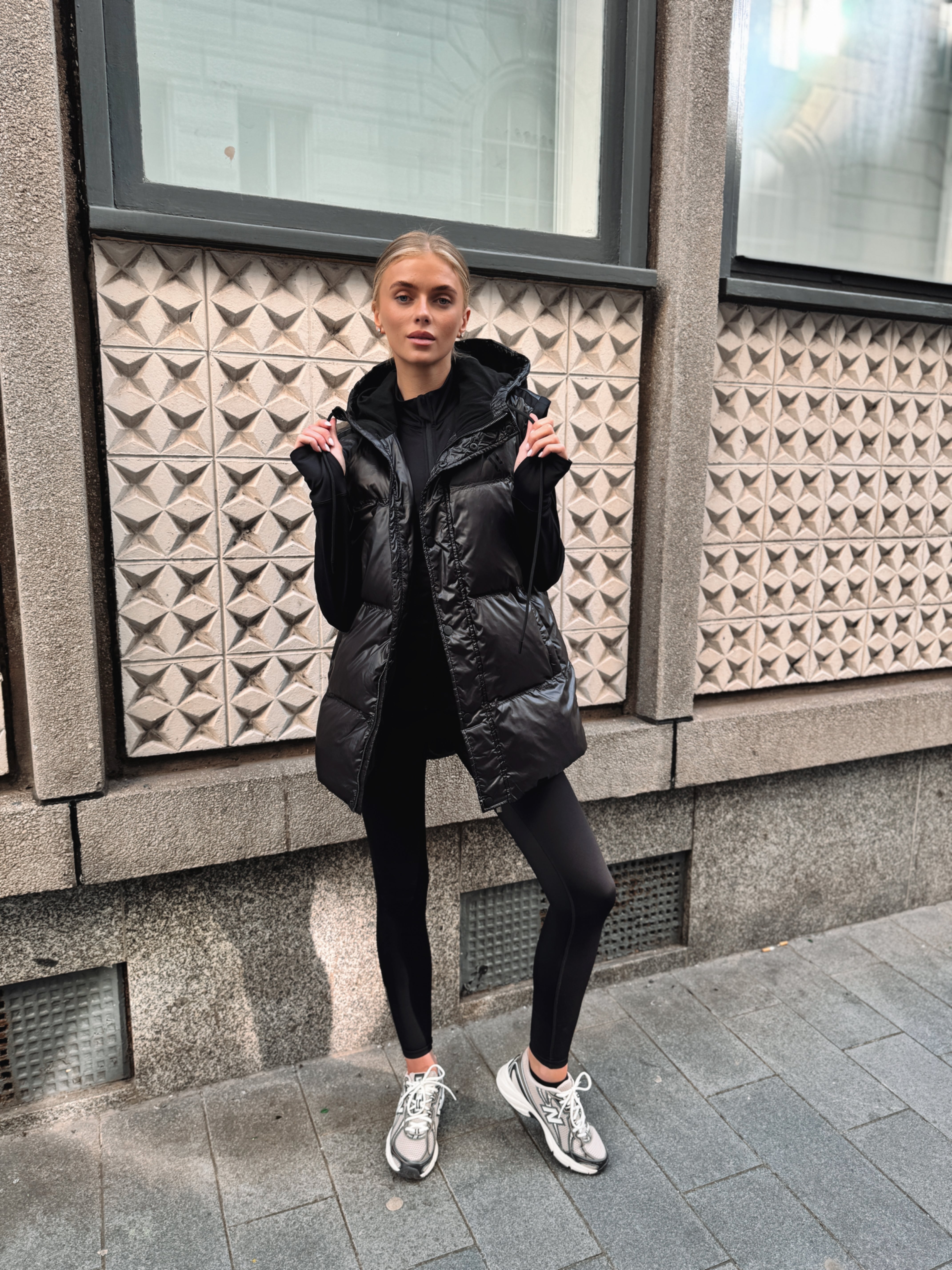 DISCOVERY 2 IN 1 DOWN FEATHER COAT / GILET - BLACK