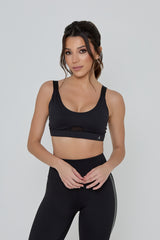 Model wears FORTIFY SPORTS BRA