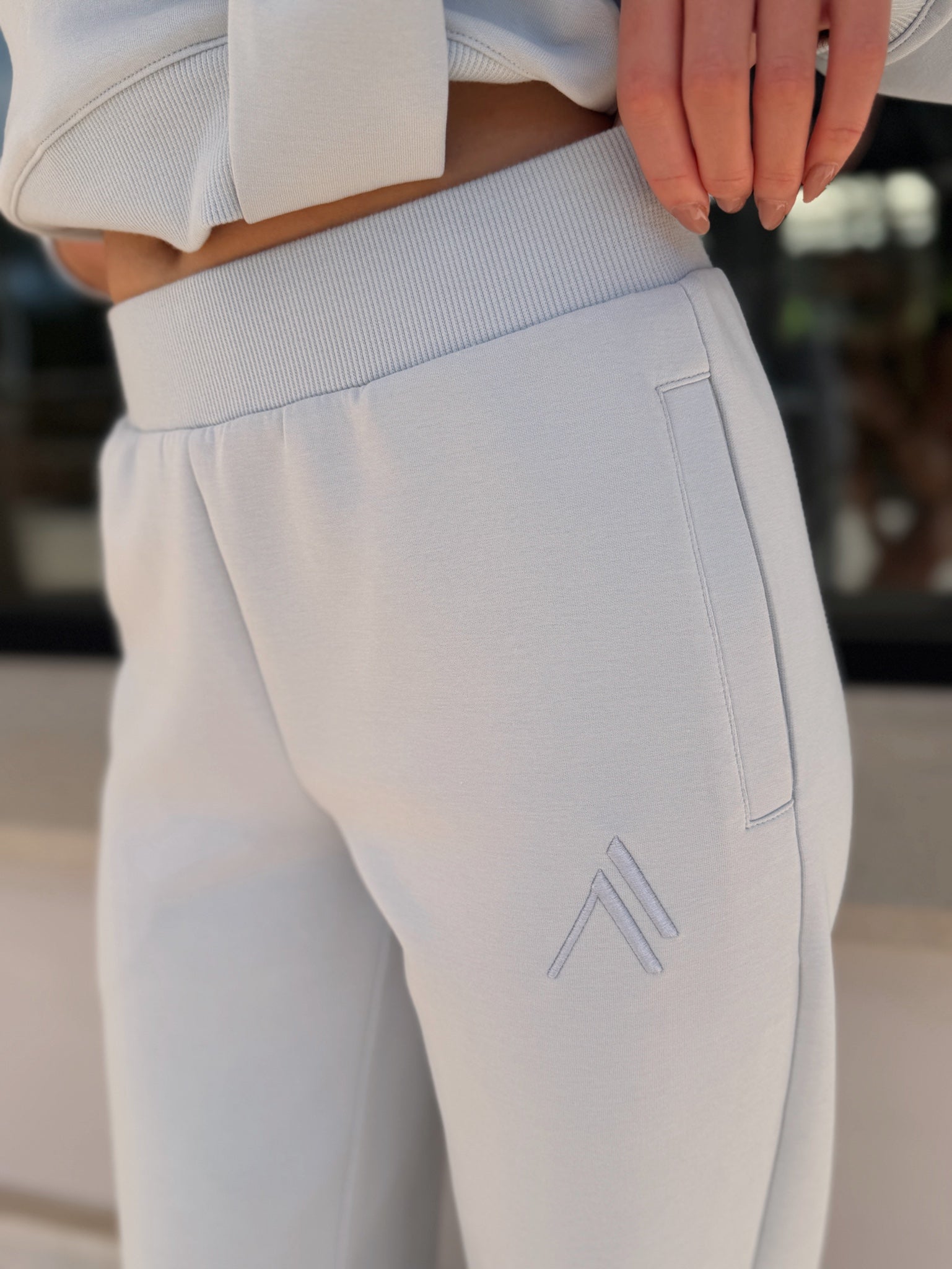 AIRE TAPERED JOGGERS - SHORE