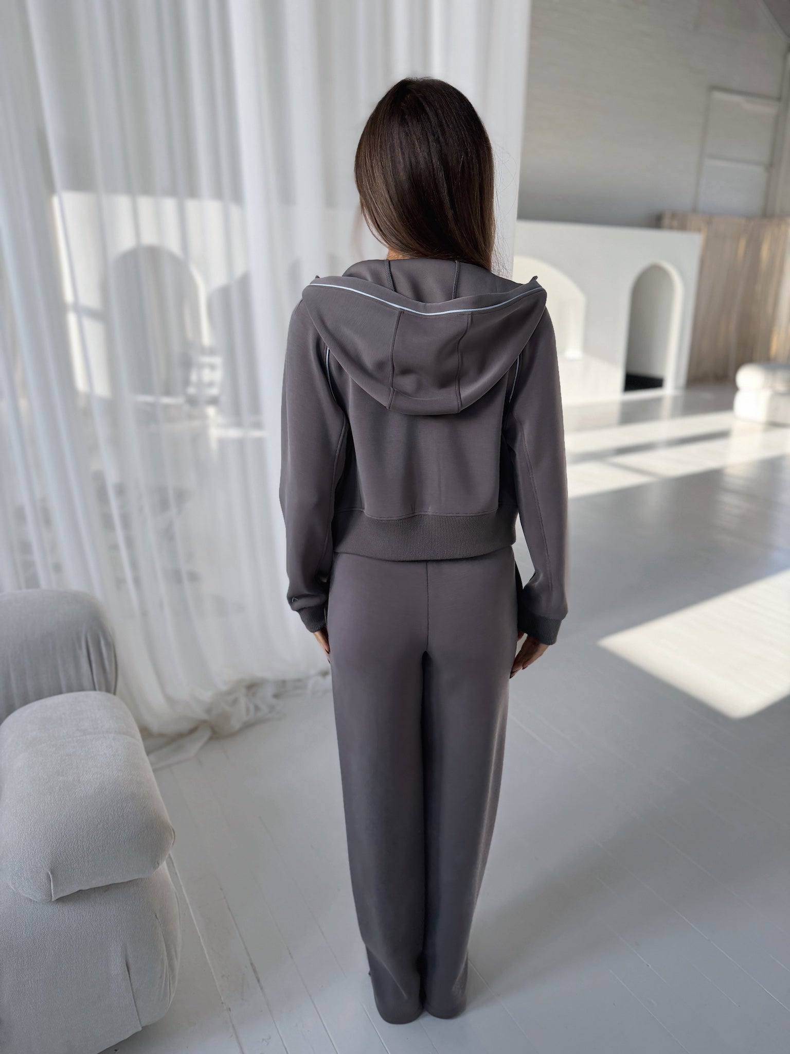 VELA STRAIGHT LEG JOGGERS - TRUFFLE