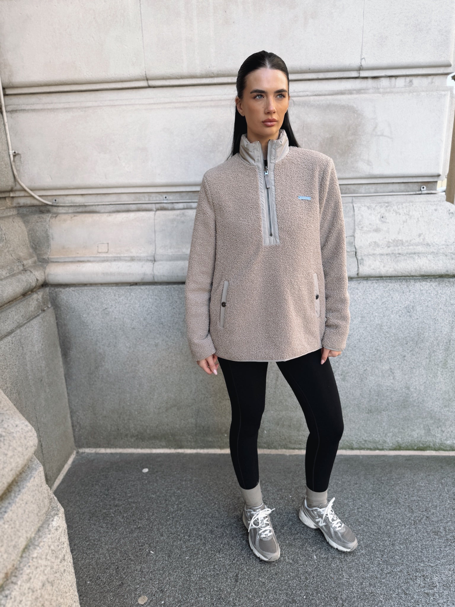 VERSA DUAL 1/2 ZIP JACKET - PEBBLE / NATURAL