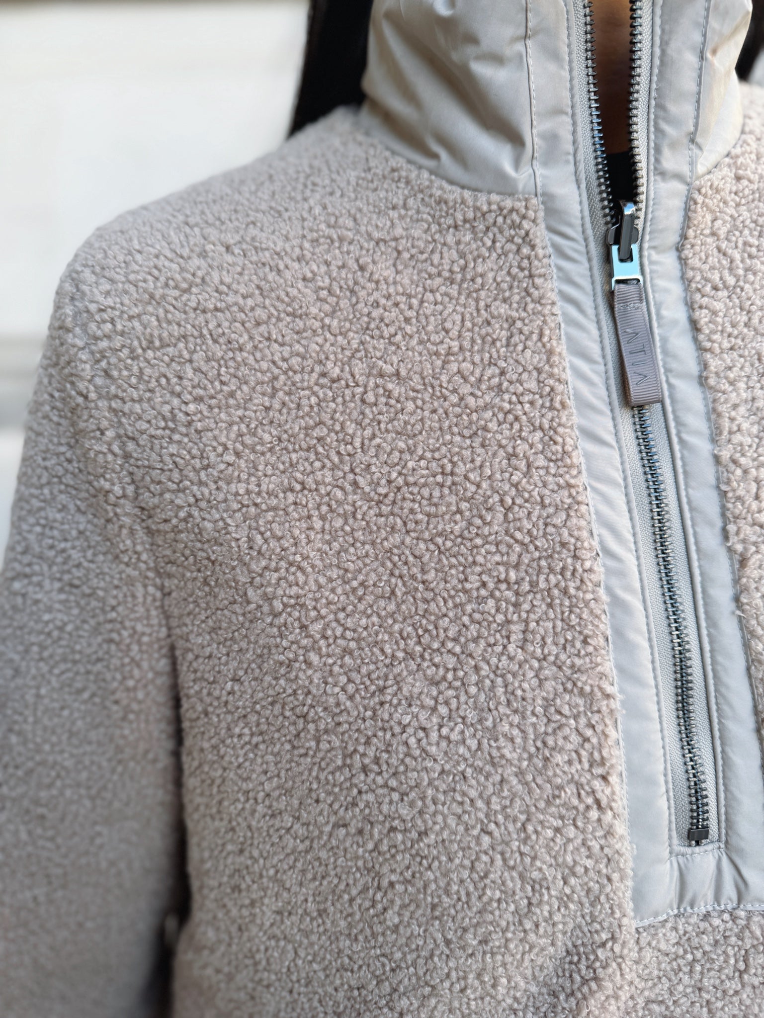 VERSA DUAL 1/2 ZIP JACKET - PEBBLE / NATURAL