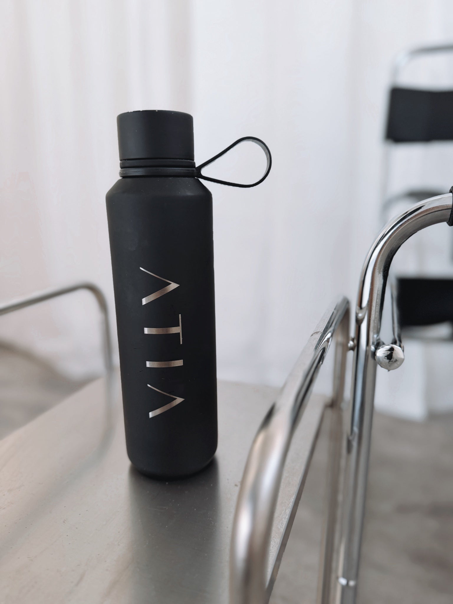 REVIVE STEEL WATER BOTTLE - BLACK