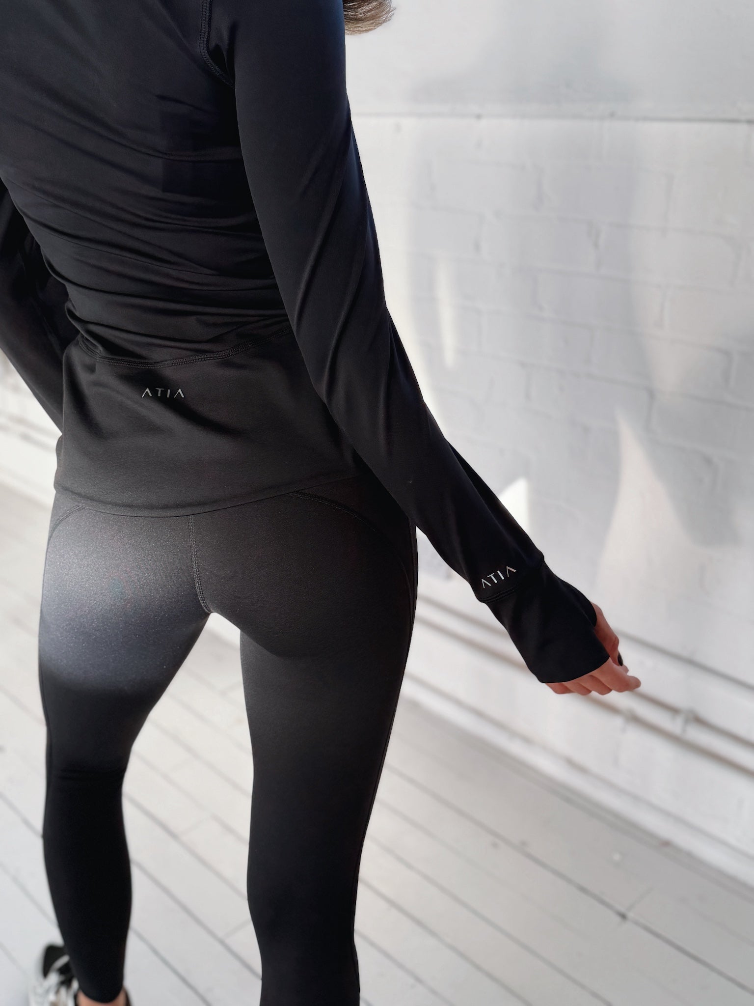 ASPIRE ZIP UP JACKET - BLACK