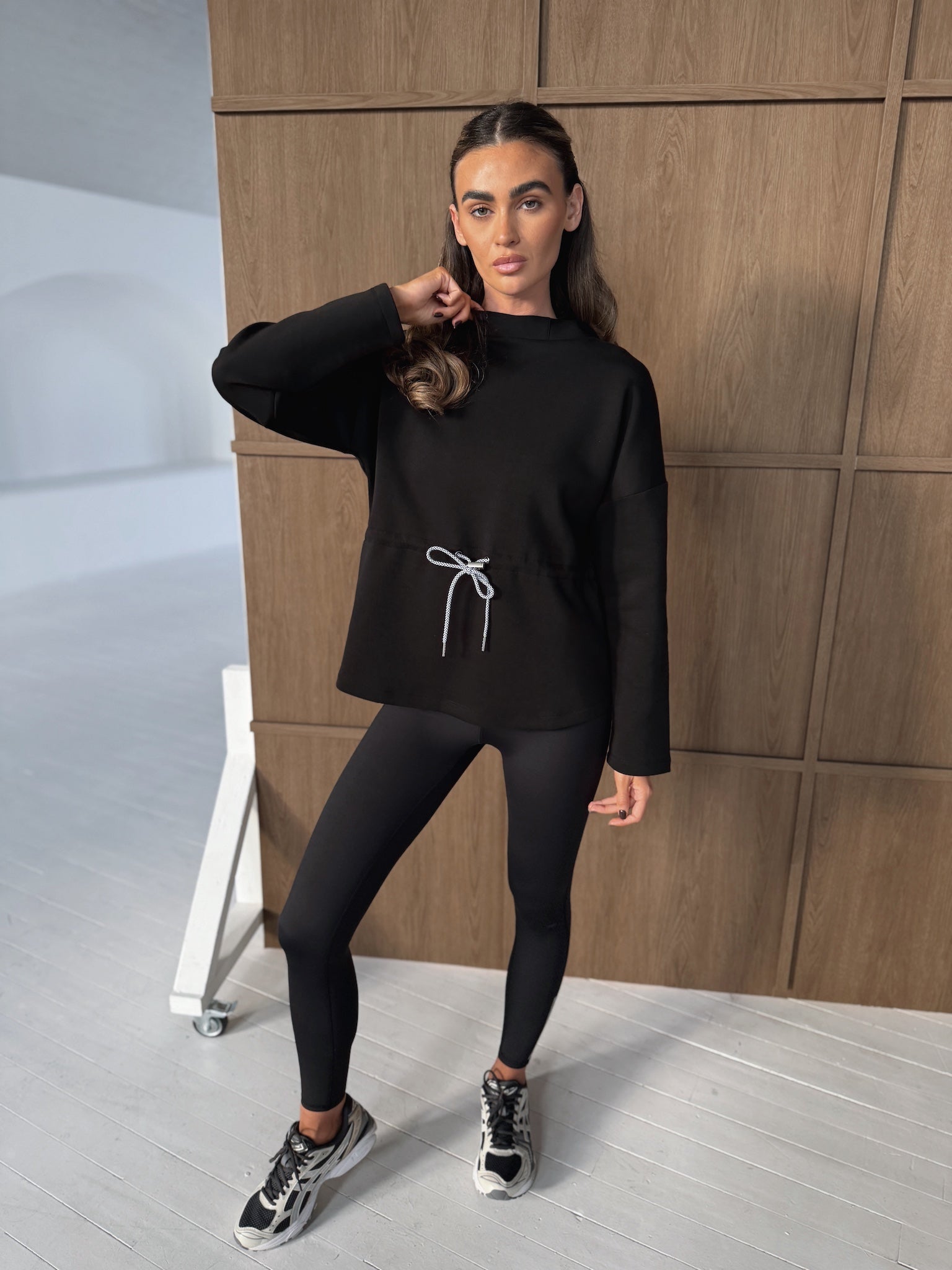 COMMENCE HOOD SWEATSHIRT - BLACK