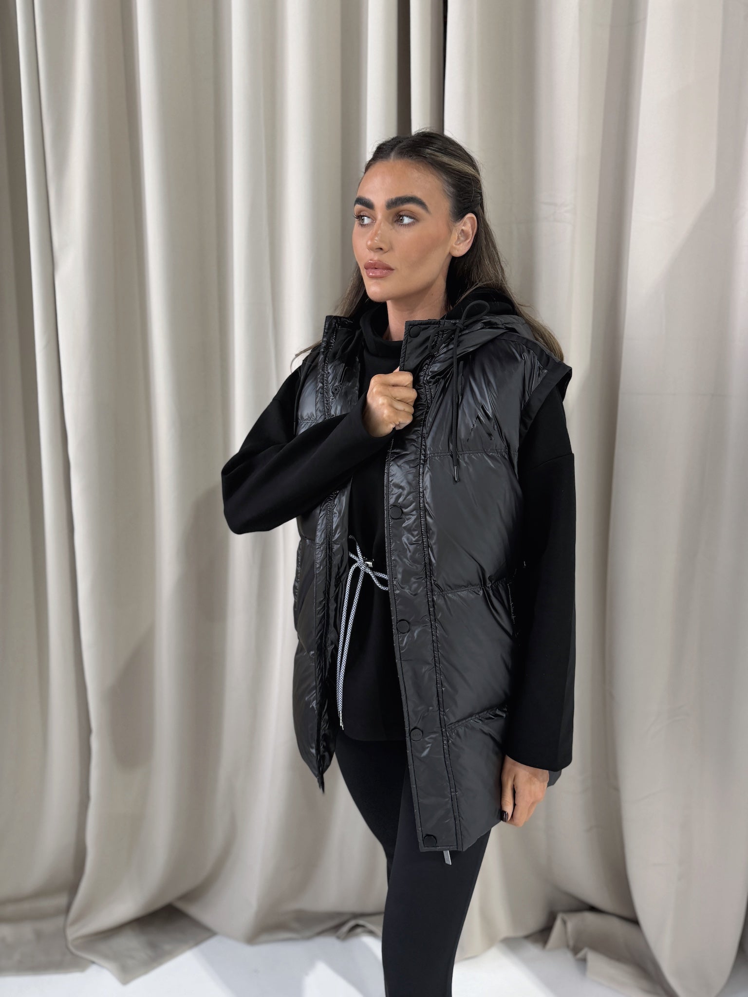 DISCOVERY 2 IN 1 DOWN FEATHER COAT / GILET - BLACK