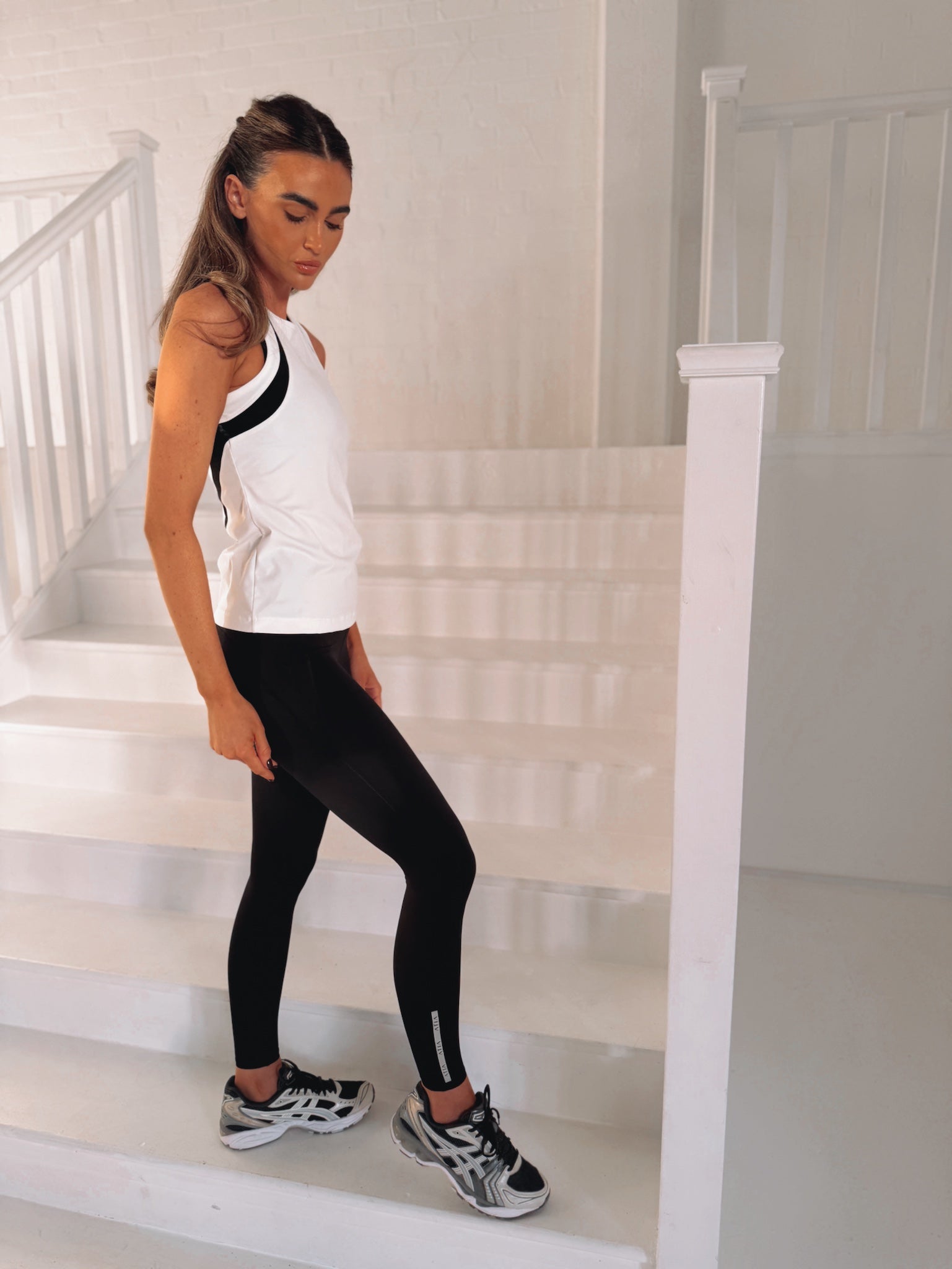 DYNAMIC SPORTS VEST - WHITE