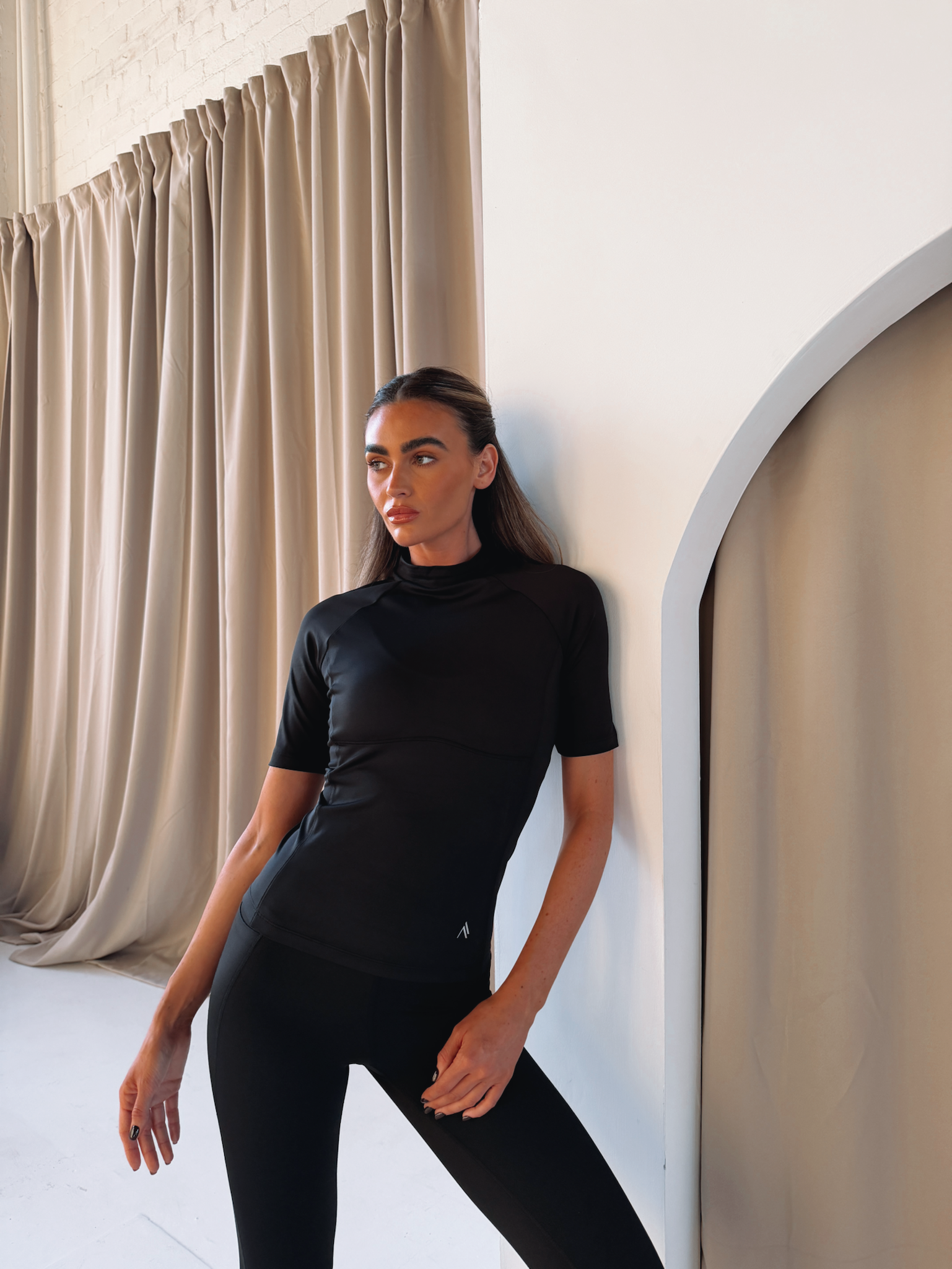ACHIEVER SLIM FIT TOP - BLACK