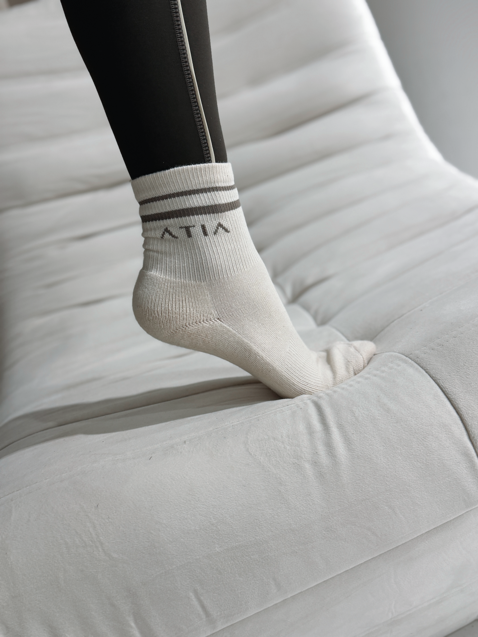 RAISE RIB CREW SOCKS - BISQUE