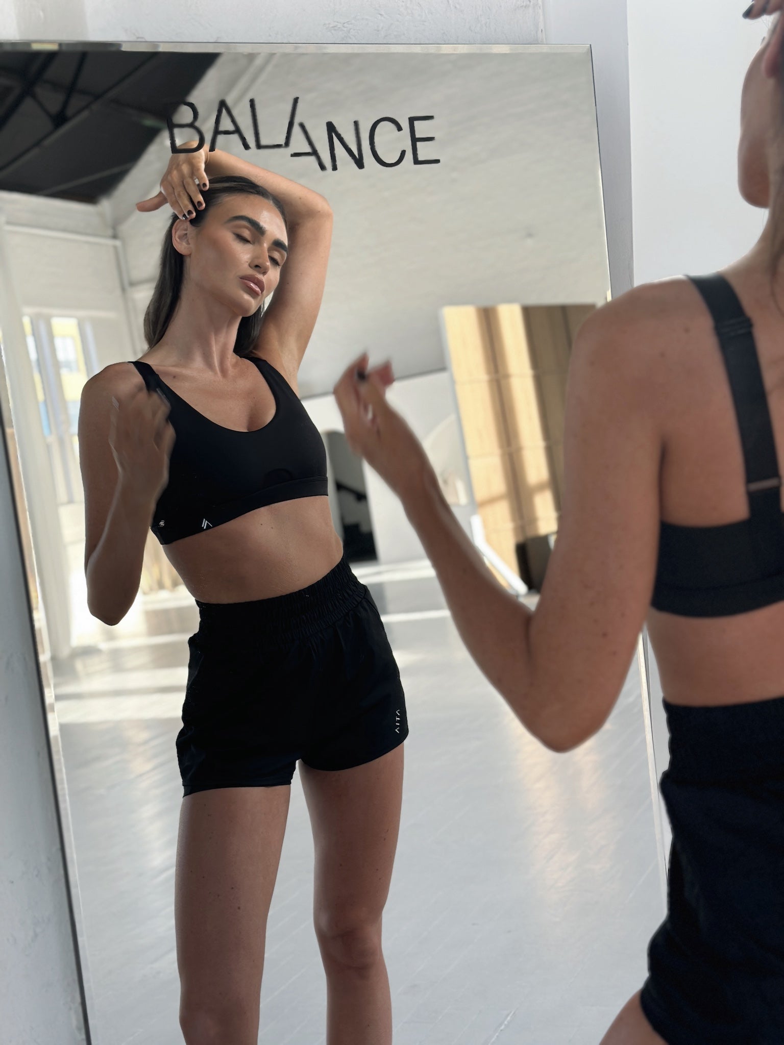 STRIDE RUNNING SHORTS - BLACK