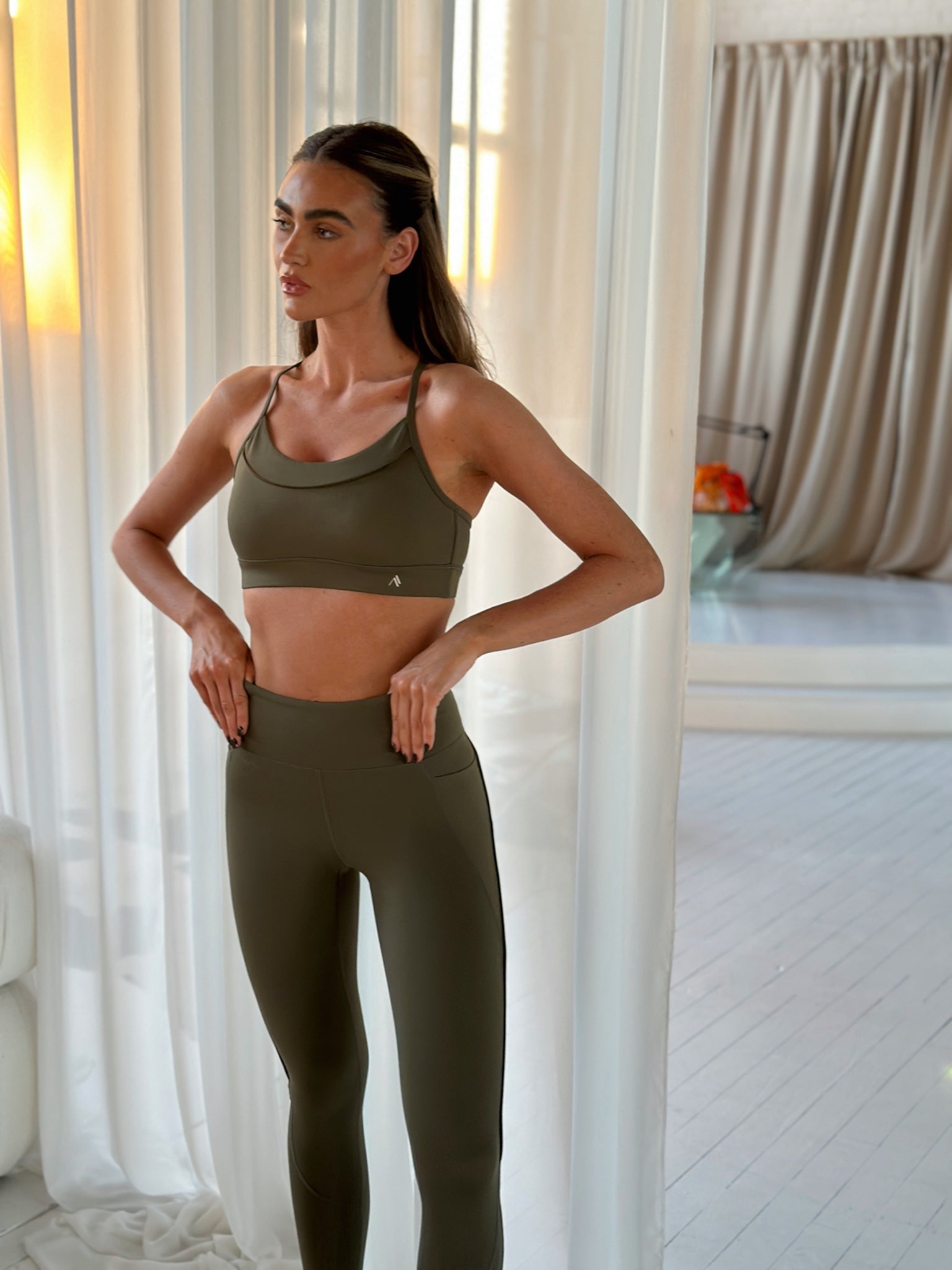 CENTRED SPORTS BRA - OLIVE NIGHT