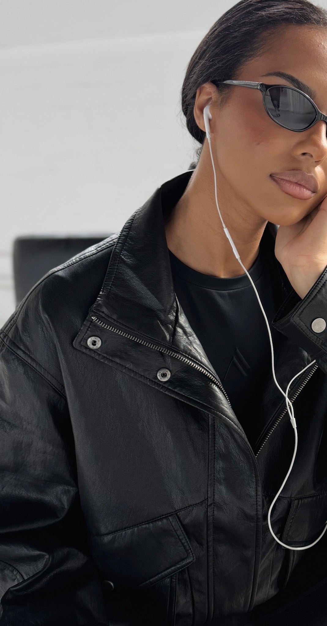 DEFINE SCULPT TEE - BLACK